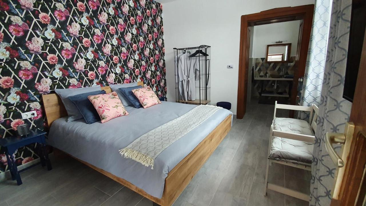 Bed and Breakfast Tisza White House Tiszaszolos Exterior foto