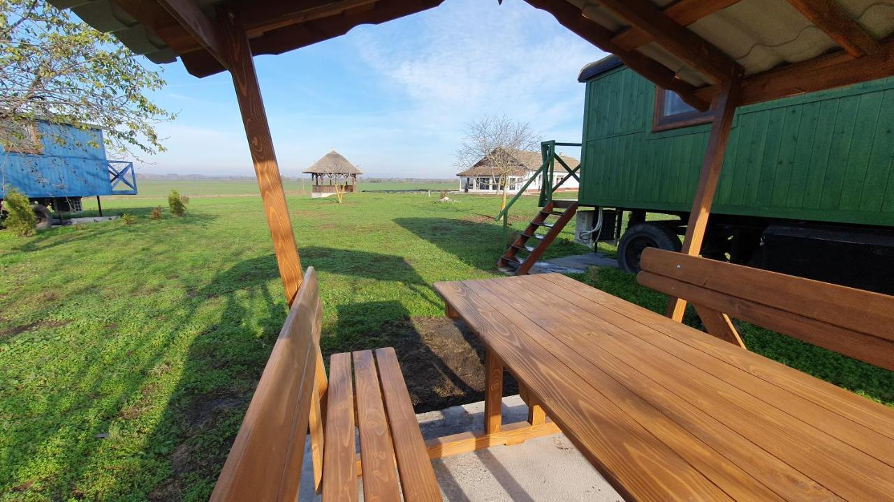 Bed and Breakfast Tisza White House Tiszaszolos Exterior foto