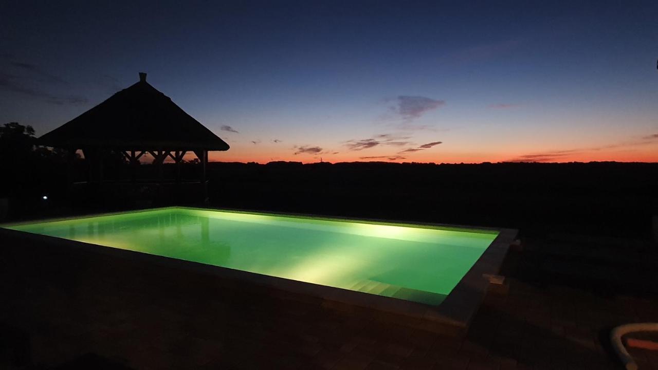 Bed and Breakfast Tisza White House Tiszaszolos Exterior foto
